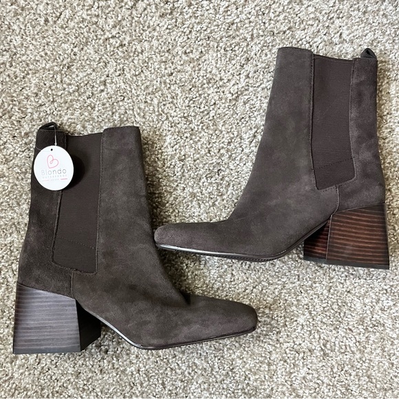 NWT Blondo Dark Brown Suede Selena Chelsea Boots 9.5 - Picture 11 of 11